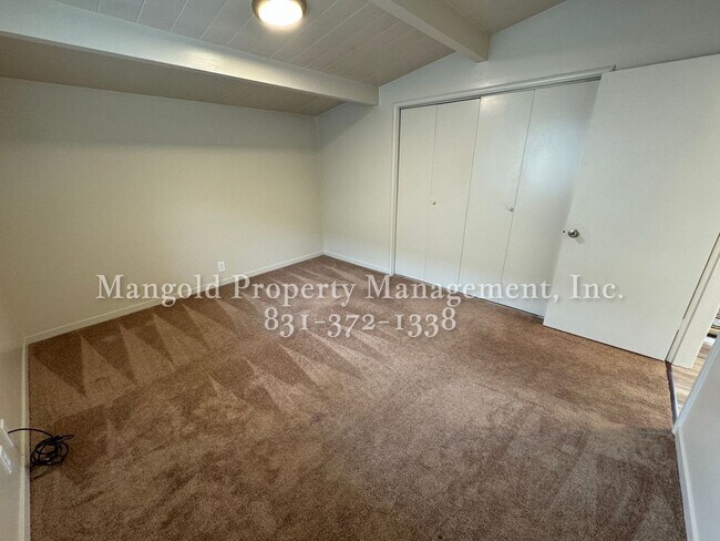 Building Photo - 561irv