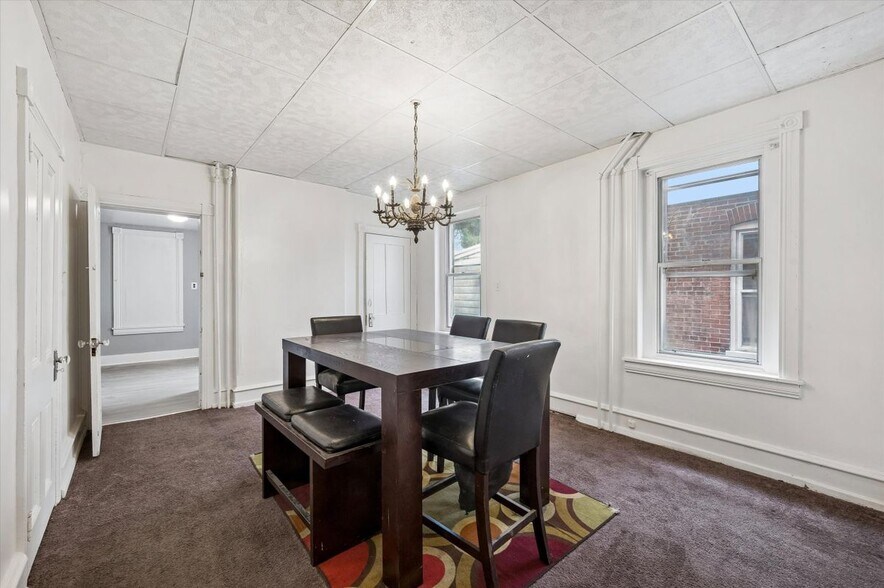 Building Photo - 1147 Potter St