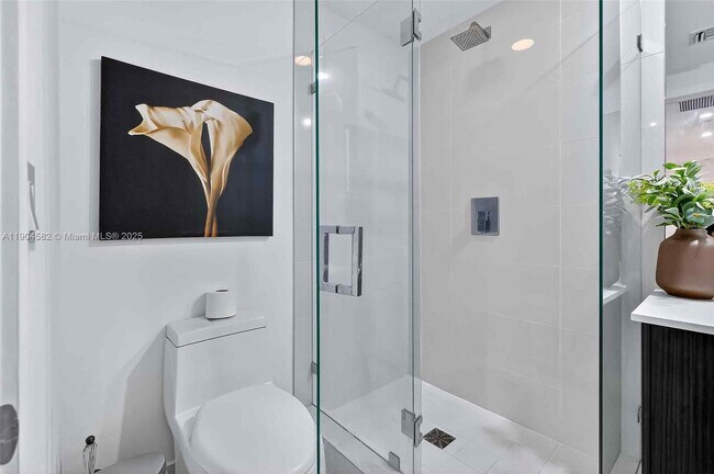 Building Photo - 45 SW 9th St