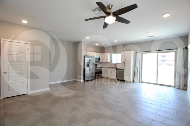 Building Photo - 2234 W El Caro Dr