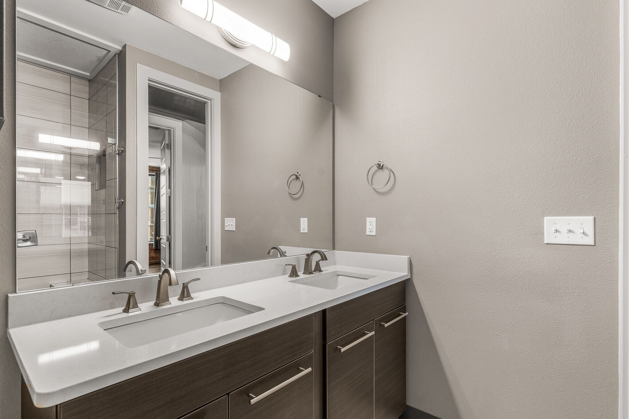 Building Photo - 901 9th St