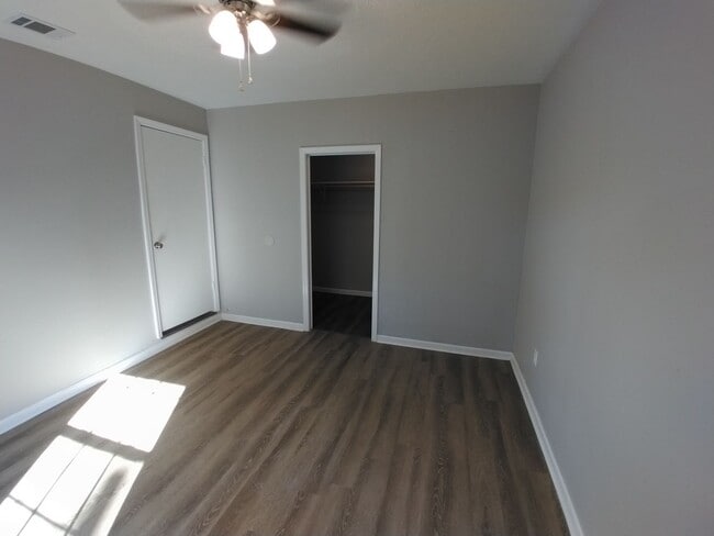 Building Photo - 310 Parkview Ave