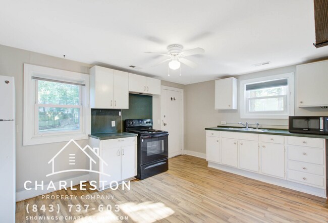 Building Photo - 1618 Acacia St