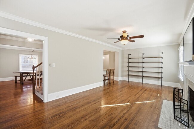 Building Photo - Historic Wesley Heights Home | Walkable to Uptown | 2 Primary Suites