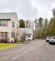 Building Photo - 402 Warren Rd