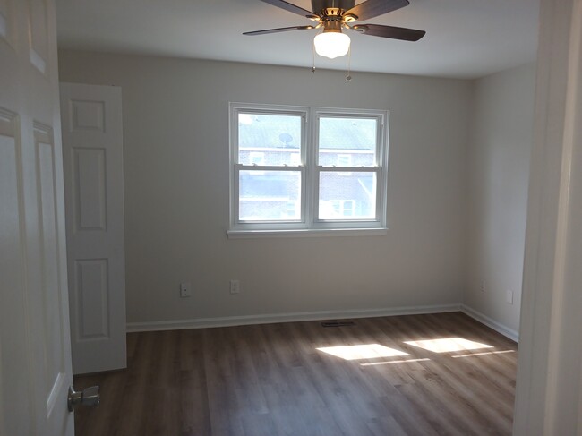 front bedroom - 873 Sedge Ct