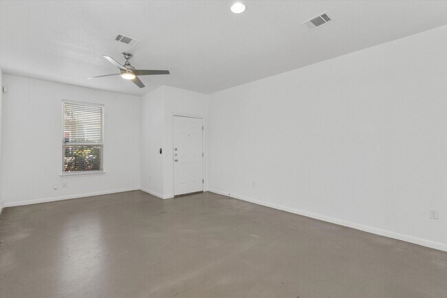 Building Photo - 5804 Loblolly Ln