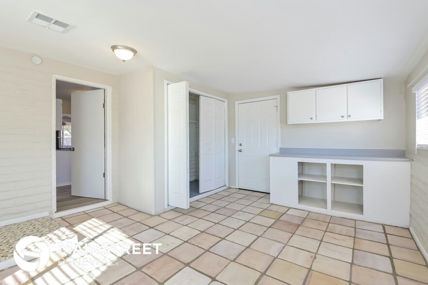 Building Photo - 8467 E Shasta Dr