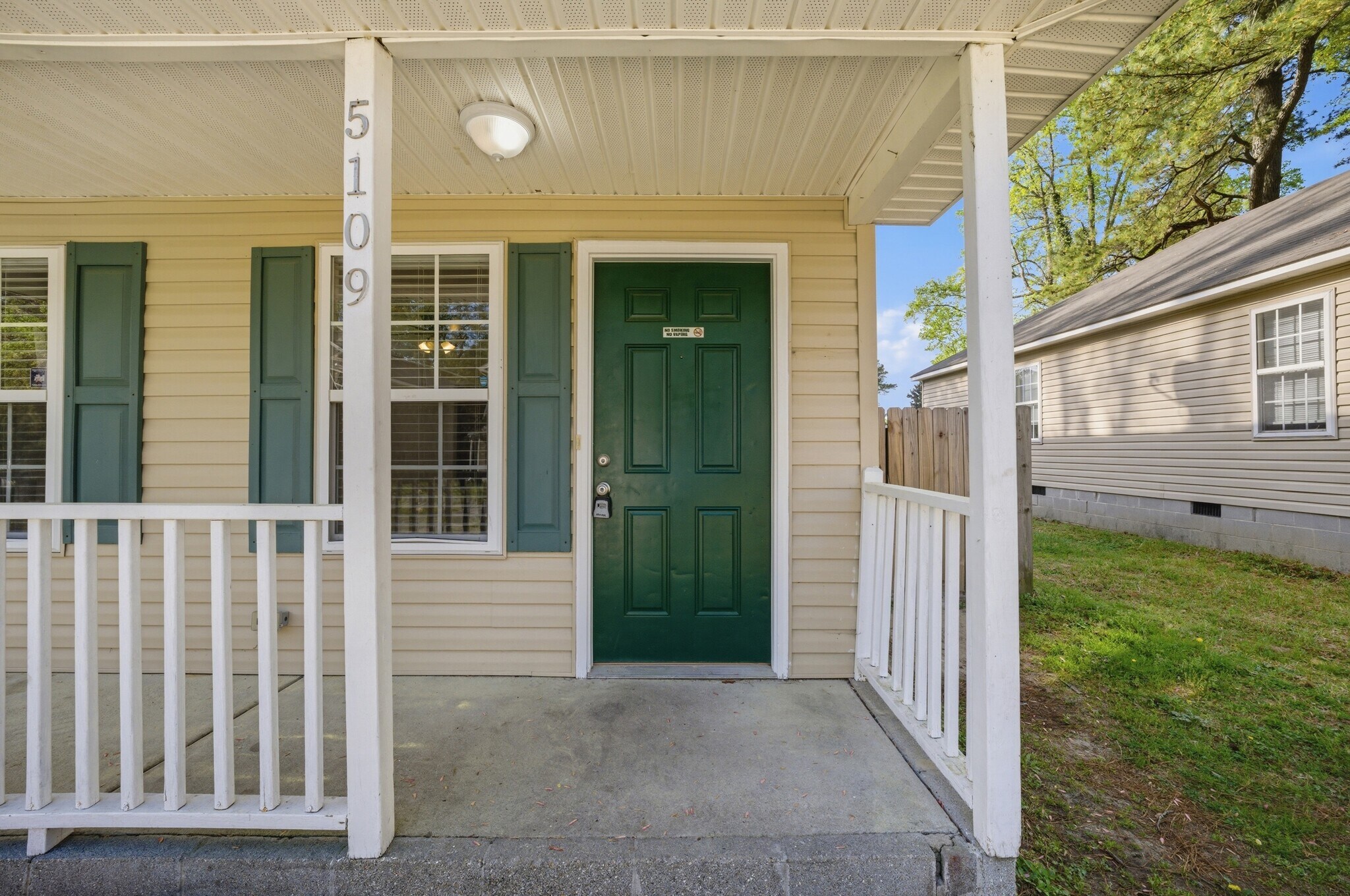 Building Photo - 5109 James St