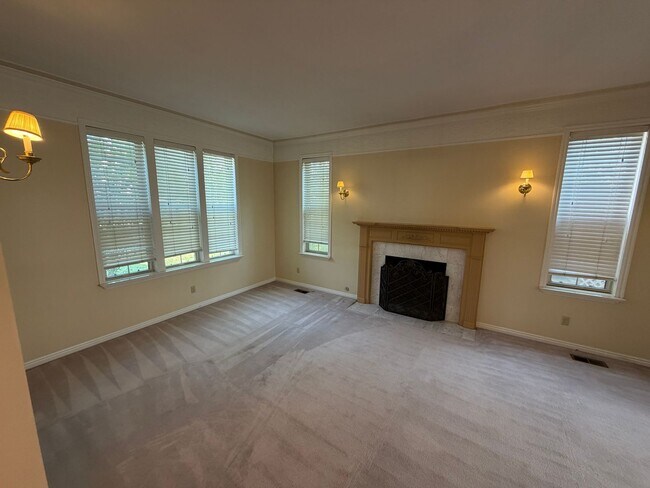 Building Photo - 479 S Palisade Dr