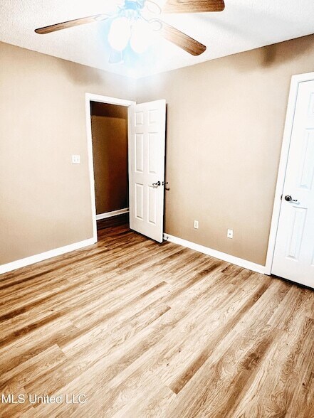 Building Photo - 9453 Wickfield Cove