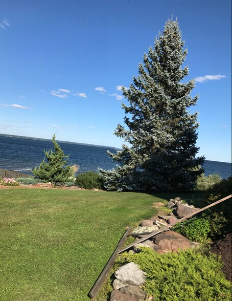 Building Photo - 6883C Deluxe Park