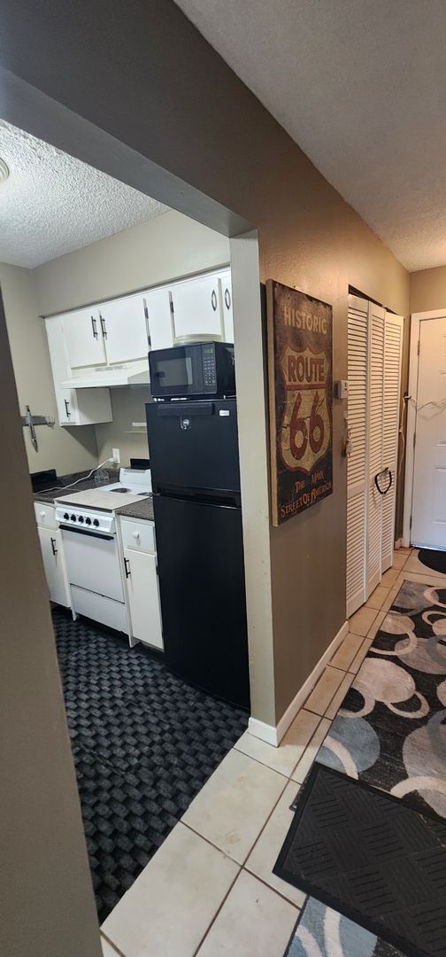 Building Photo - First two weeks for approved applicant.