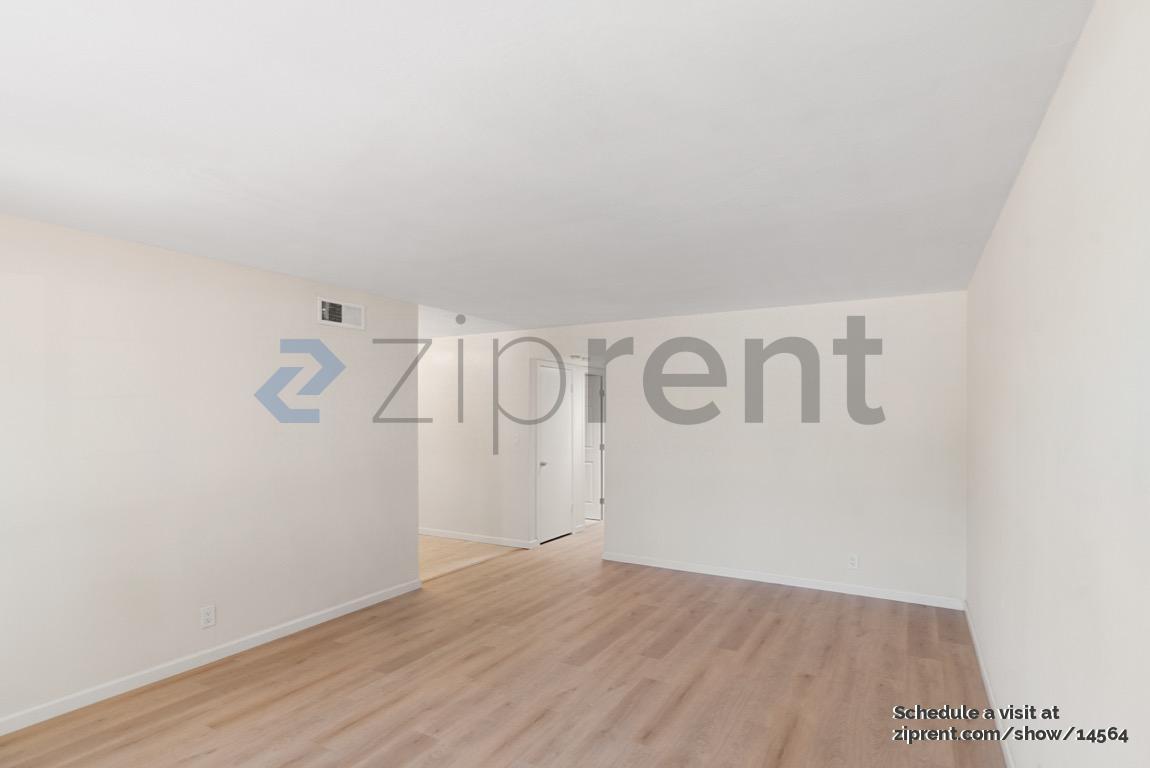 Building Photo - Unit