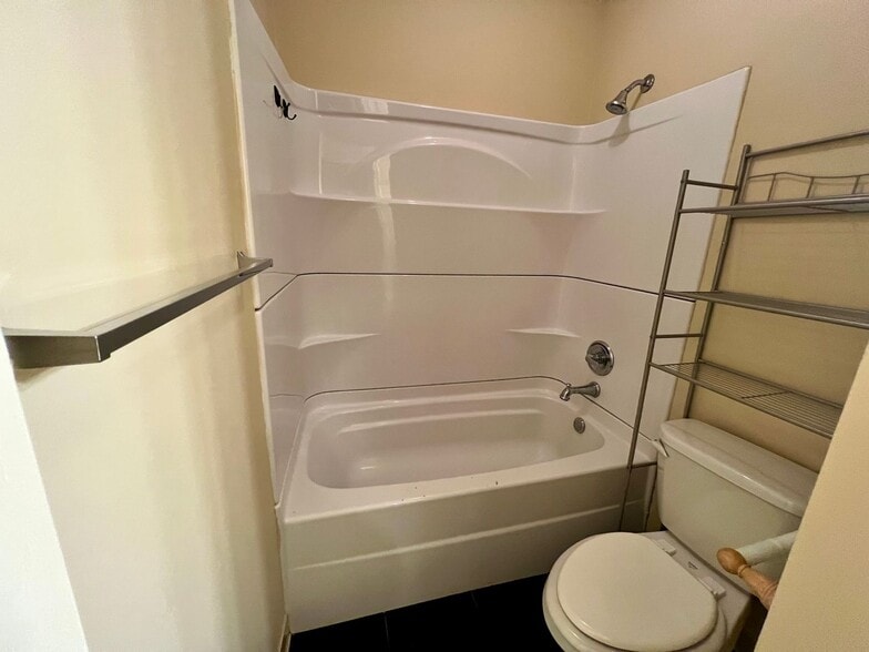 Building Photo - 1112-1114 Tancred Ave