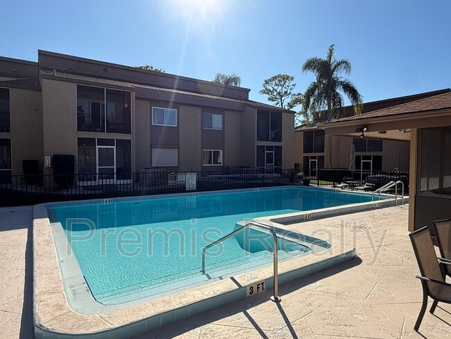 Building Photo - 1575 Greenlea Dr