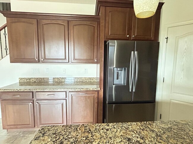 Building Photo - 5537 W Desert Hollow Dr