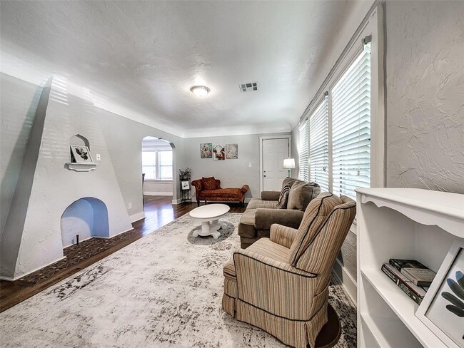 Building Photo - 1630 NW 17th St