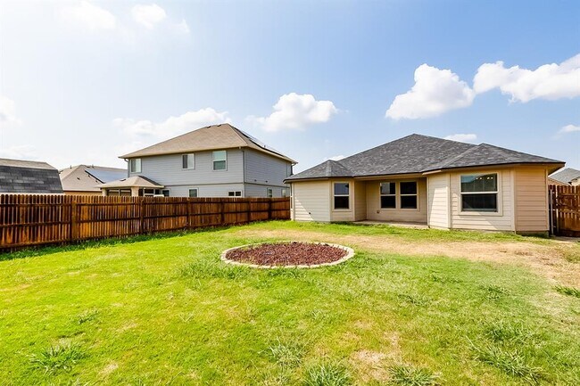 Building Photo - 107 Reagor Dr