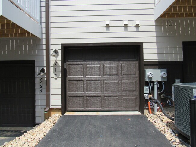 Building Photo - 624 Noush Ct