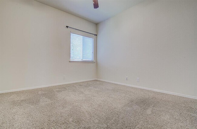 Building Photo - 1610 Greenside Dr
