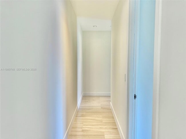 Building Photo - 1451 Brickell Ave