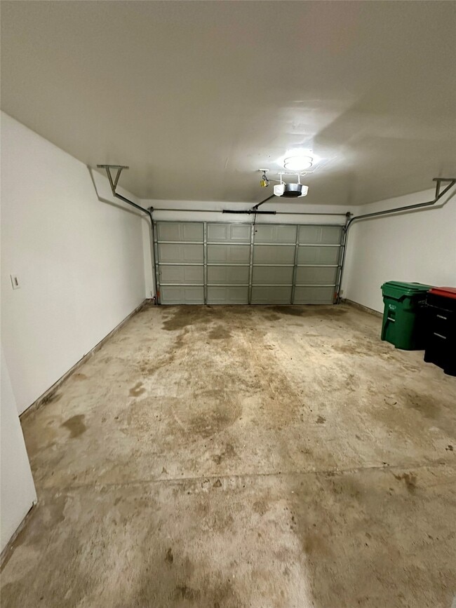 Building Photo - 8810 Barron Wood Cir E