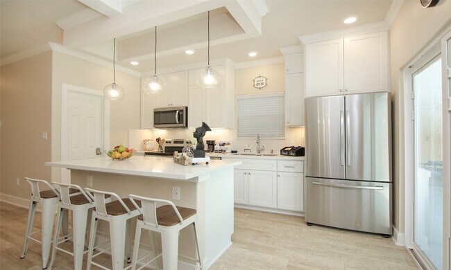 Building Photo - 3537 Mt Pleasant St