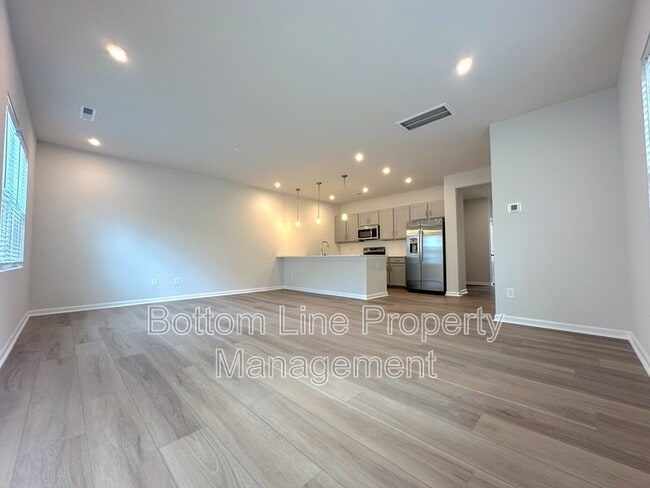 Building Photo - 3037 Hutton Gdns Ln