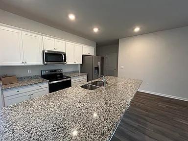 Building Photo - 324 vaccaro Dr