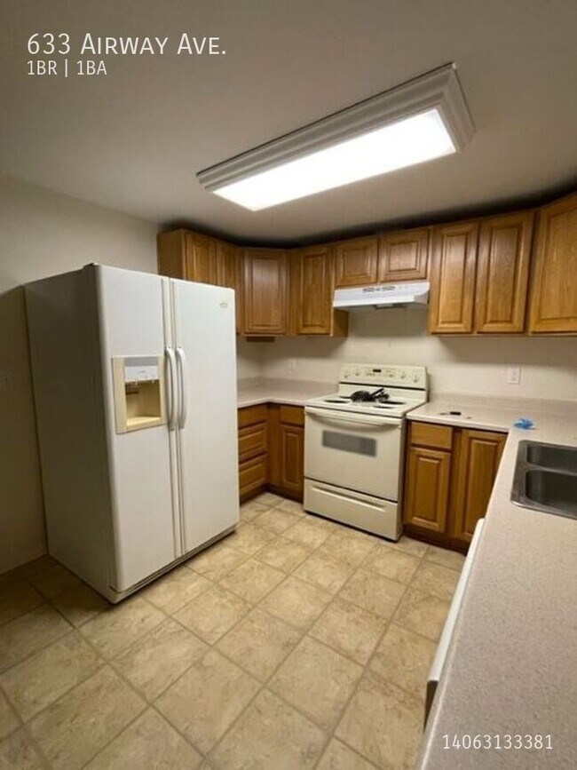 Building Photo - 633 Airway Ave