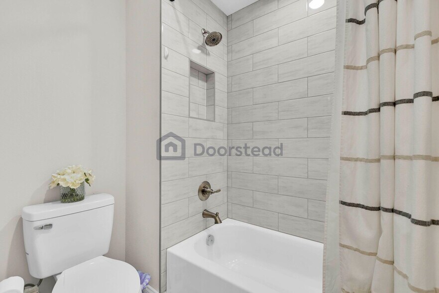 Building Photo - 4114 N Nebraska Ave