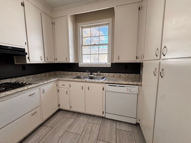 Building Photo - Beautiful 3-Bedroom, 3-Bath Home w/Study in Charleston, SC