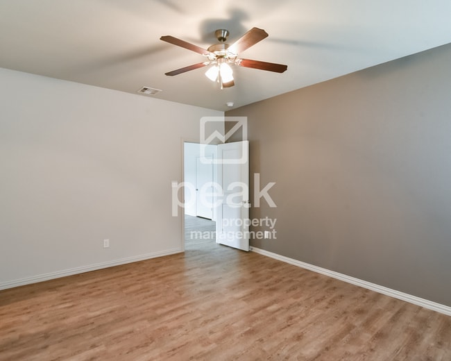 Building Photo - $1950! 3Bed/2Bath home in Fort Worth!