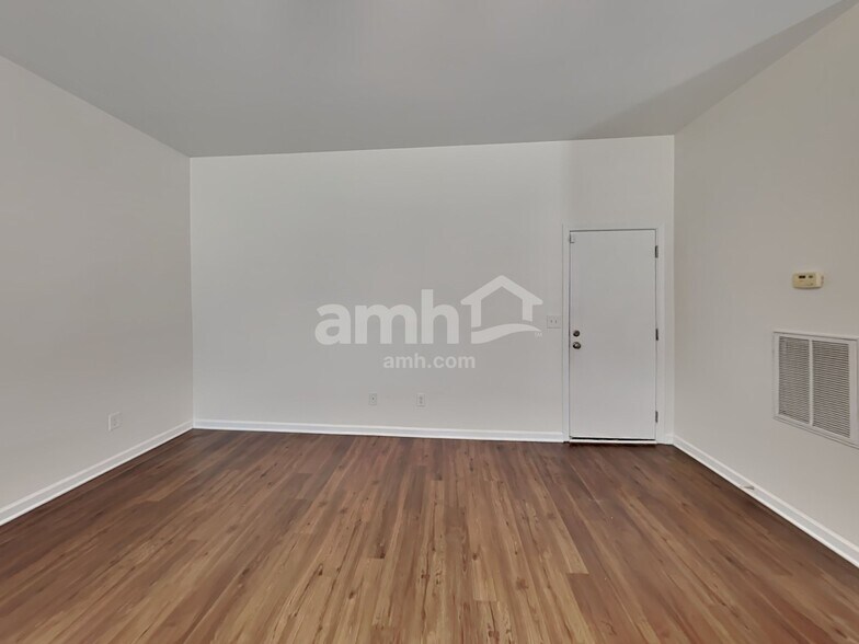 Building Photo - 412 Farmwood Way