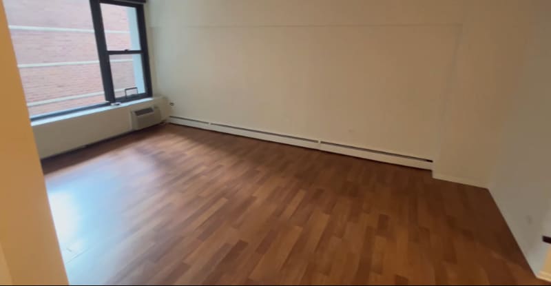 Building Photo - 57 E Chestnut St