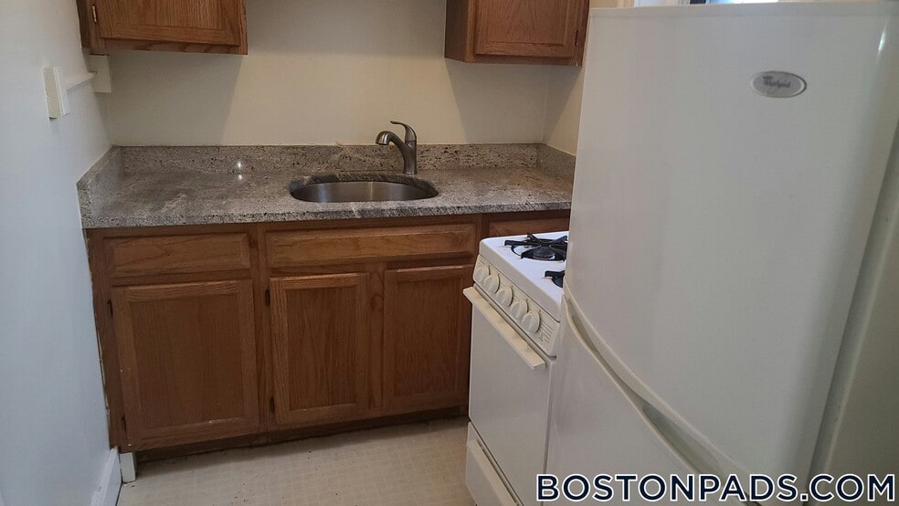 Building Photo - 17-19-19 Washington St S