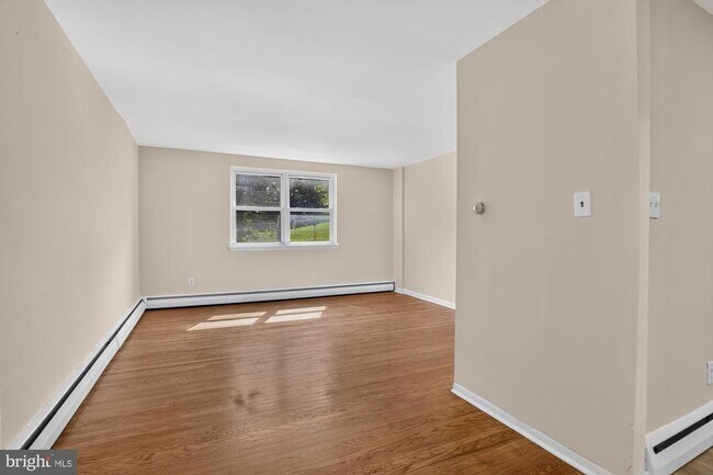 Building Photo - 5990 Henry Ave