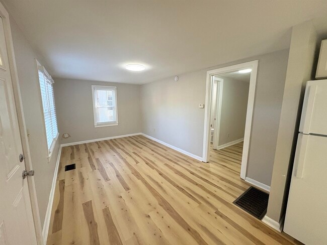 Building Photo - 1530 Live Oak Dr