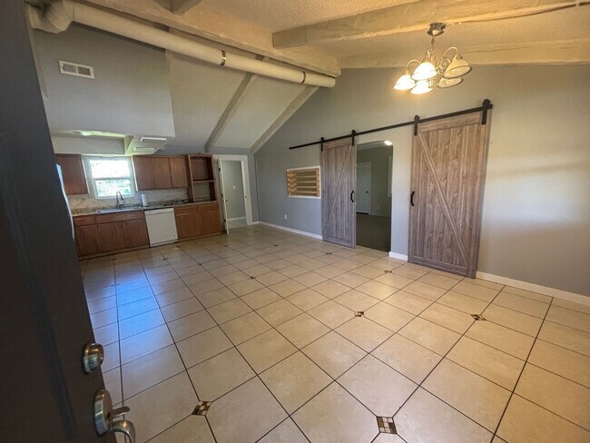 Building Photo - Charming 3-Bed Home in Hayden Lake — Spacious Lot & Attached Garage!