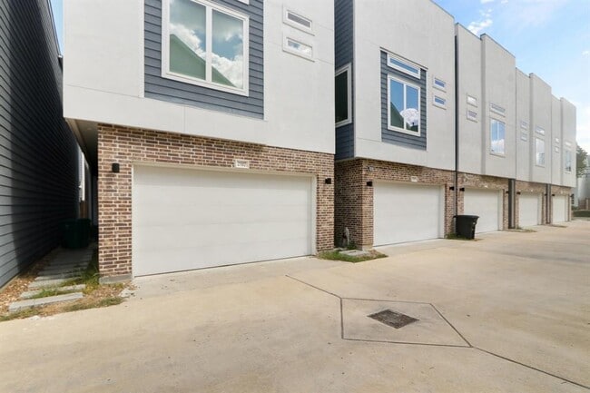 Building Photo - 2517 Hollister Rd