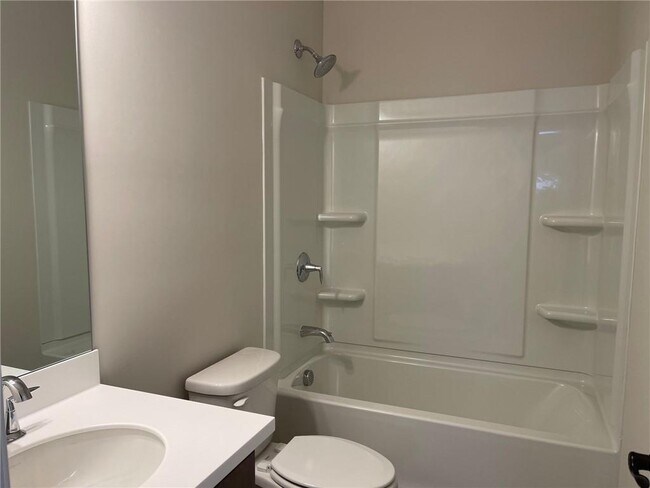 Building Photo - 3750 Crestland Ln