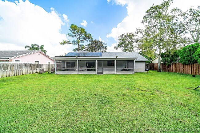 Building Photo - 1252 Raintree Ln