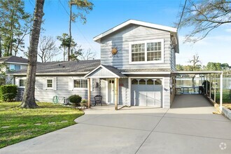 Building Photo - 13318 Southshore Dr