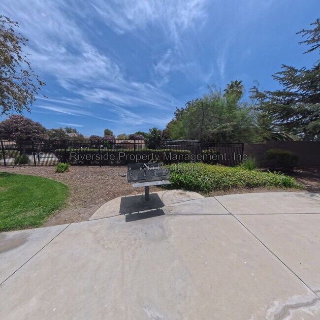 Building Photo - 4031 Cey Ct