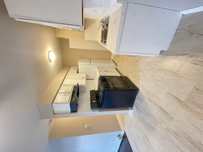 Building Photo - 1035 Higgins Quarters Dr