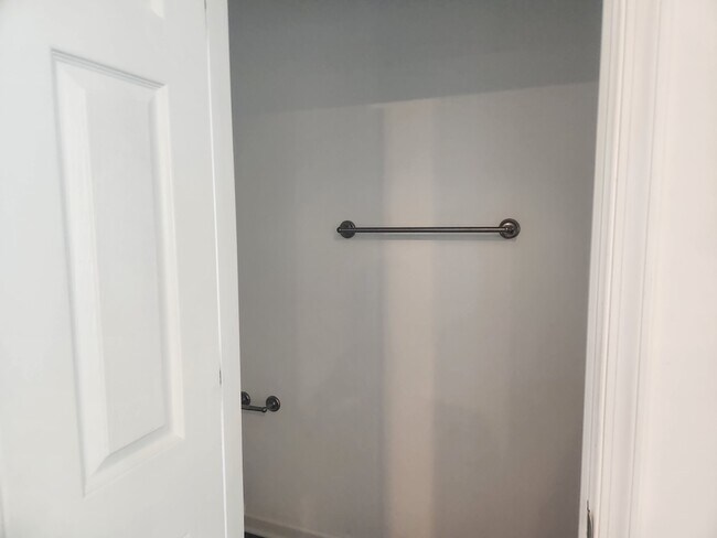 Building Photo - 47 Furlong Way