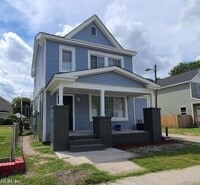 Building Photo - 1517 Summit Ave