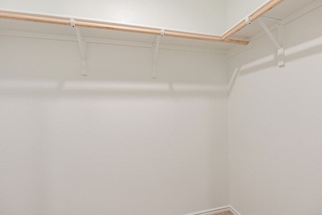 Building Photo - 240 Sambre St