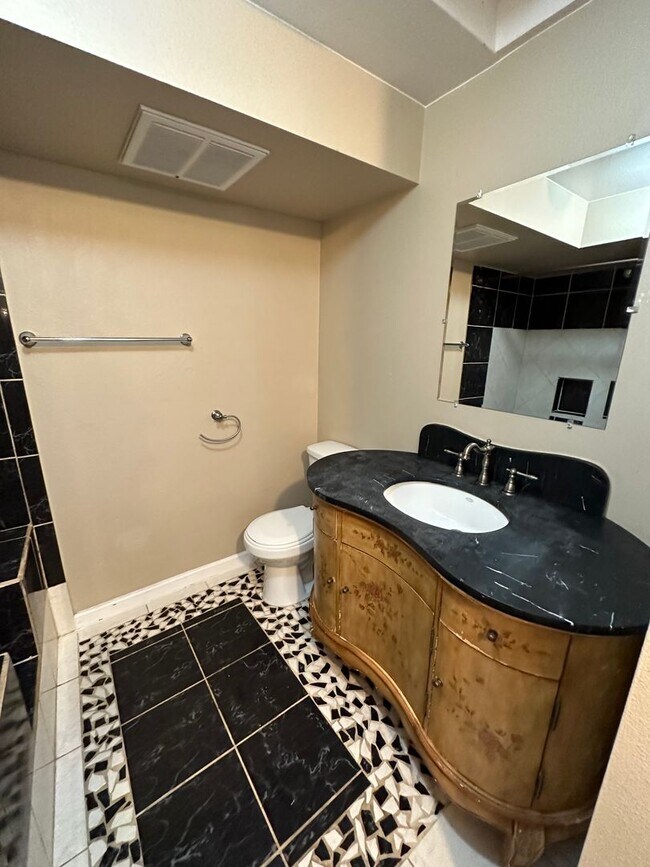 Building Photo - Eastside Corner Lot Tulare home coming soon!